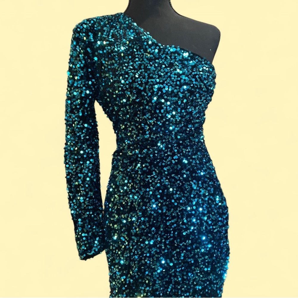 Elegant Teal Sequin One-Shoulder Dress